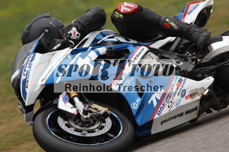 Archiv-2022/13 25.04.2022 Plüss Moto Sport ADR/Freies Fahren/backside